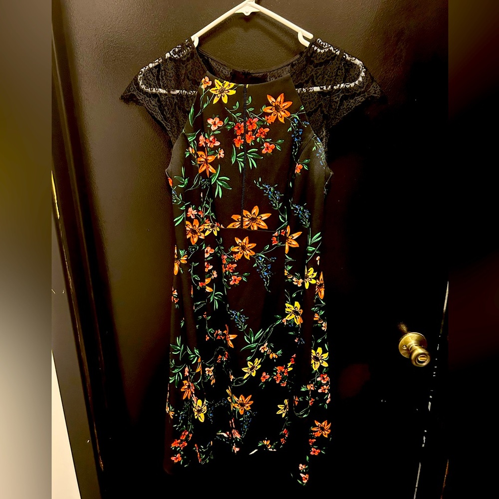 Floral dress with lace sleeves